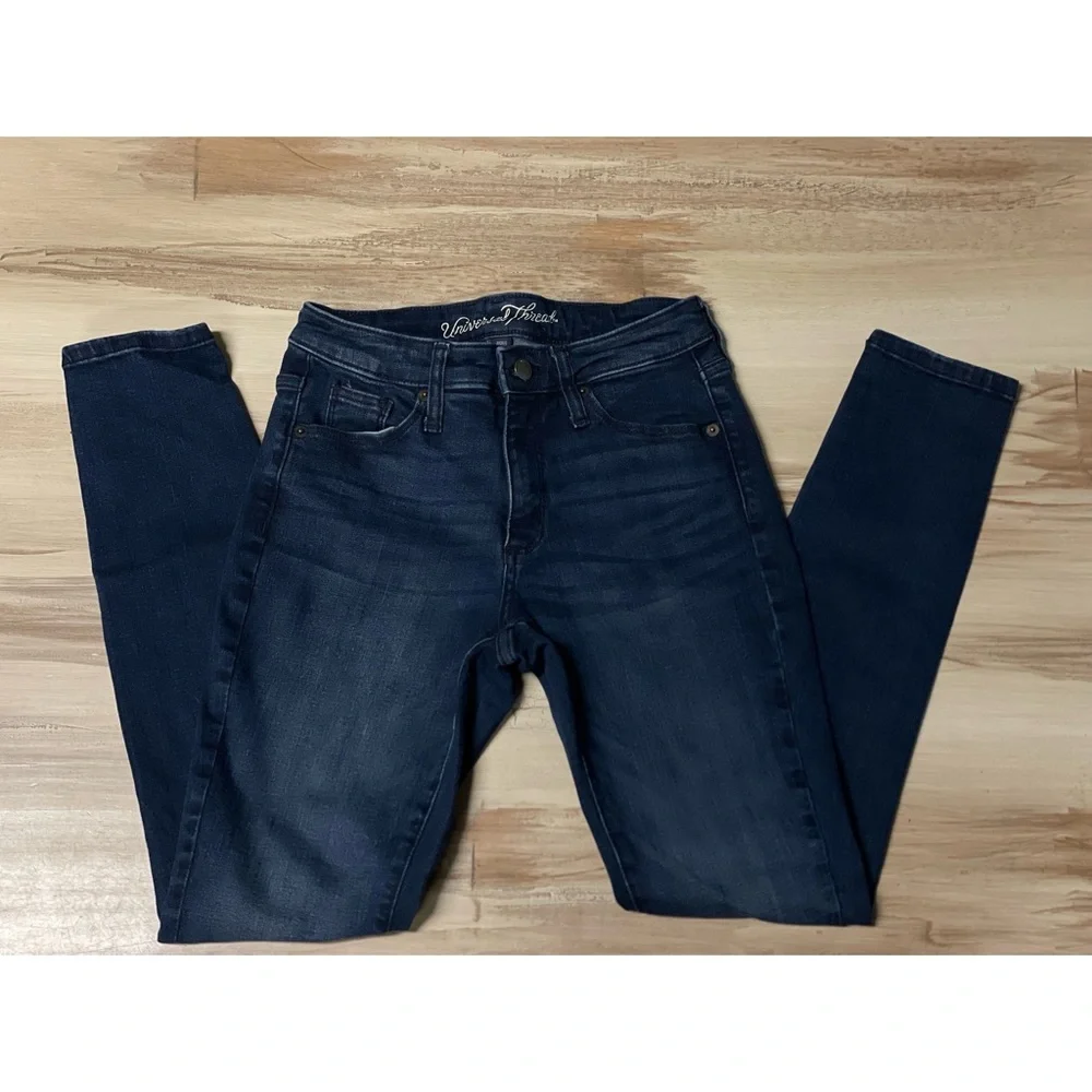 Universal Thread High Rise Skinny Jeans Blue Size 2/26S